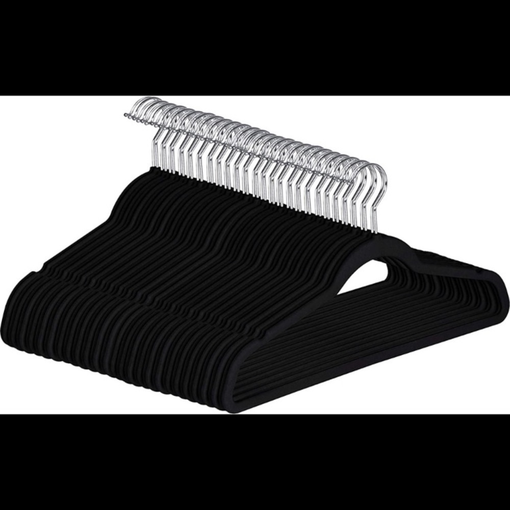 30 Count Velvet Space Saving Hangers O/S Like New Home Storage Organization